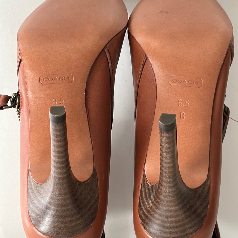 Coach- Mackenna CC logo ankle boot - Picture 9 of 16